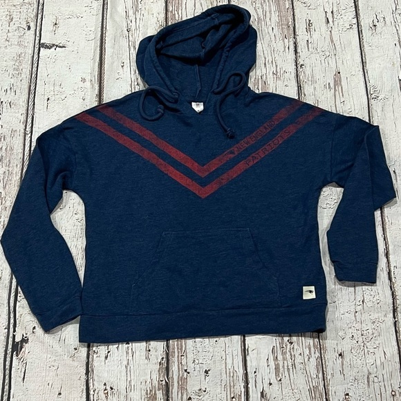 Women's New England Patriots NFL Football Hoodie Sweatshirt - Picture 1 of 6
